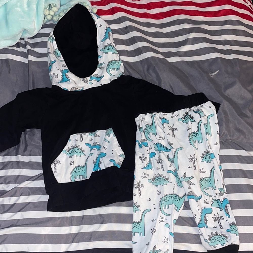 Black white and blue dinosaur outfit 3-6 months